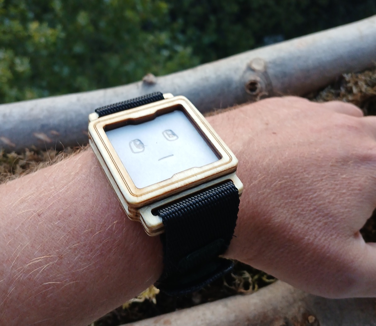 NOTE:WATCH - plywood lasercut edition